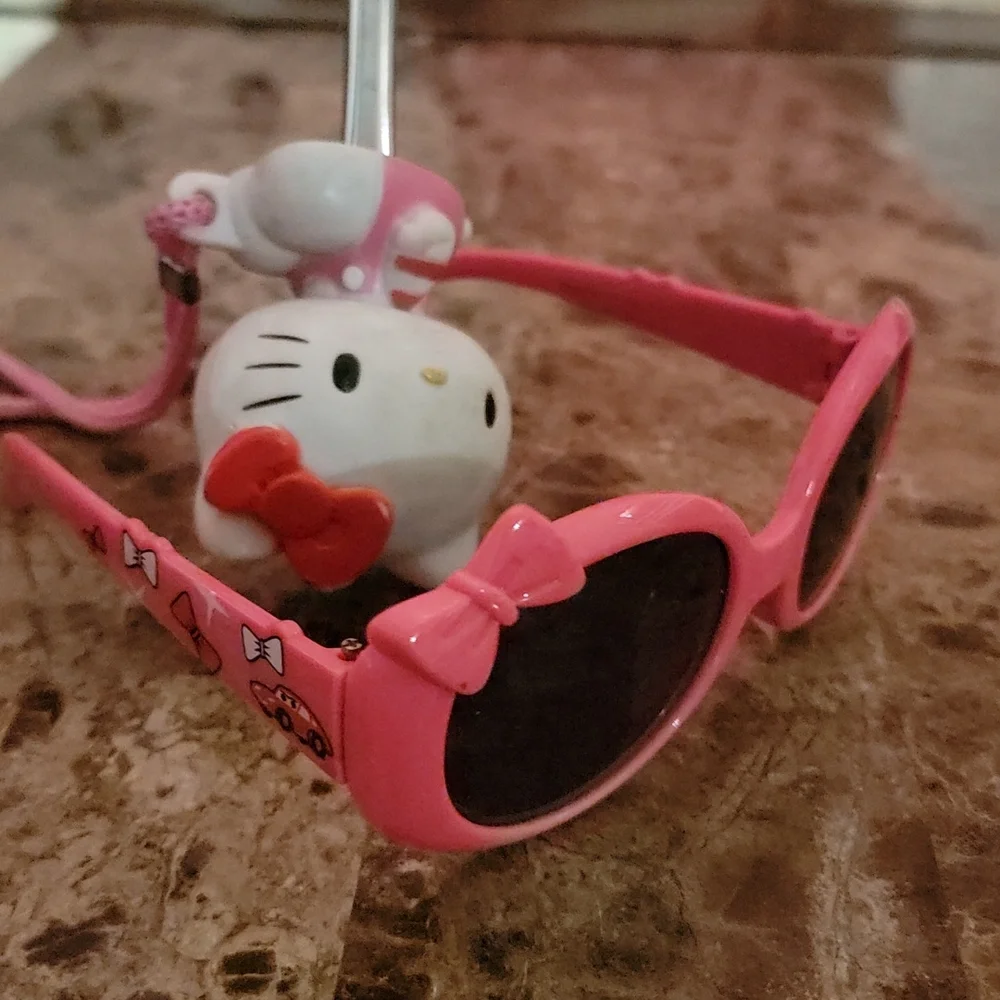 Hello Kitty Umbrella and Sunnies 🕶